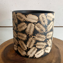 Load image into Gallery viewer, Black pot with leaf imprints
