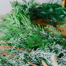 Load image into Gallery viewer, DIY At Home Classic Wreath Kit