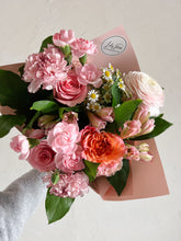 Load image into Gallery viewer, Monthly Bouquet Subscription
