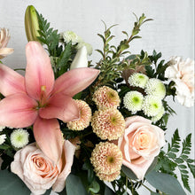 Load image into Gallery viewer, Valentine&#39;s Day Signature Bouquets
