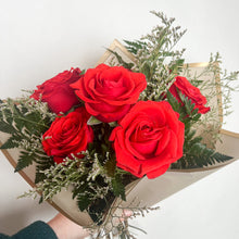 Load image into Gallery viewer, Valentine&#39;s Day Classic Rose Bundles
