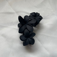 Load image into Gallery viewer, Flower Cluster Claw Clip
