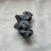 Load image into Gallery viewer, Flower Cluster Claw Clip
