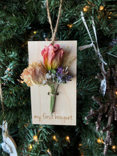 Load image into Gallery viewer, Dried Floral Tree Ornaments

